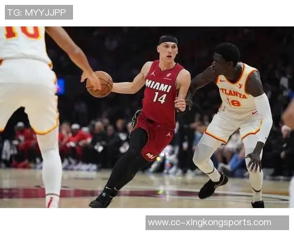 阿德巴约力挺希罗强调球队团结反对外界指责与抨击 阿德巴约力挺希罗强调球队团结反对外界指责与抨击